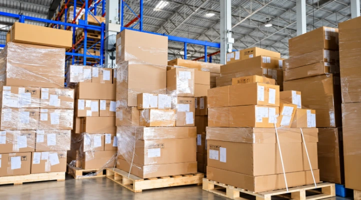 palletised finished goods in a 3pl warehouse for production planning